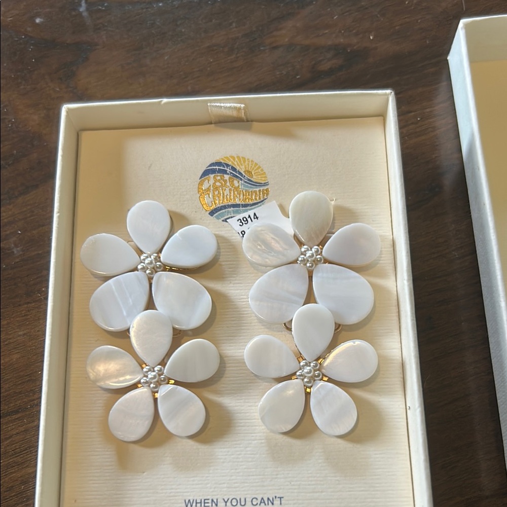 White Mother of Pearl Floral Earrings
